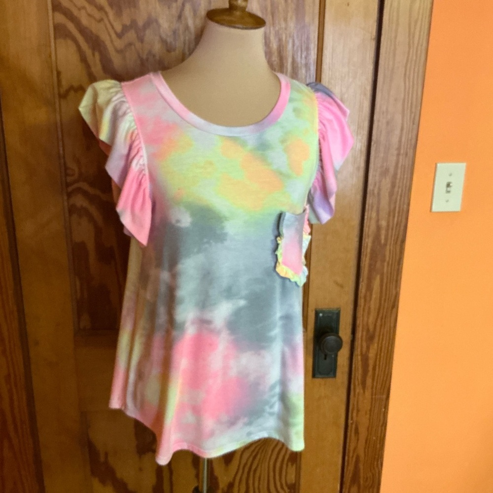 Feminine Pastel Tie Dye Top Heimish USA Ruffle Sleeve Pocket Top - Picture 8 of 9